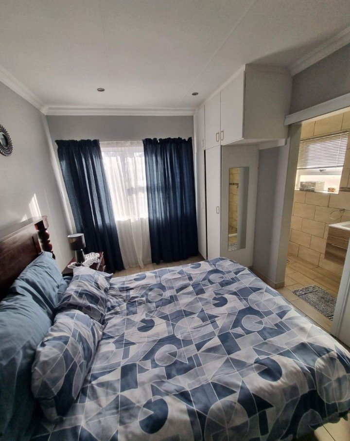 To Let 3 Bedroom Property for Rent in Wavecrest Eastern Cape